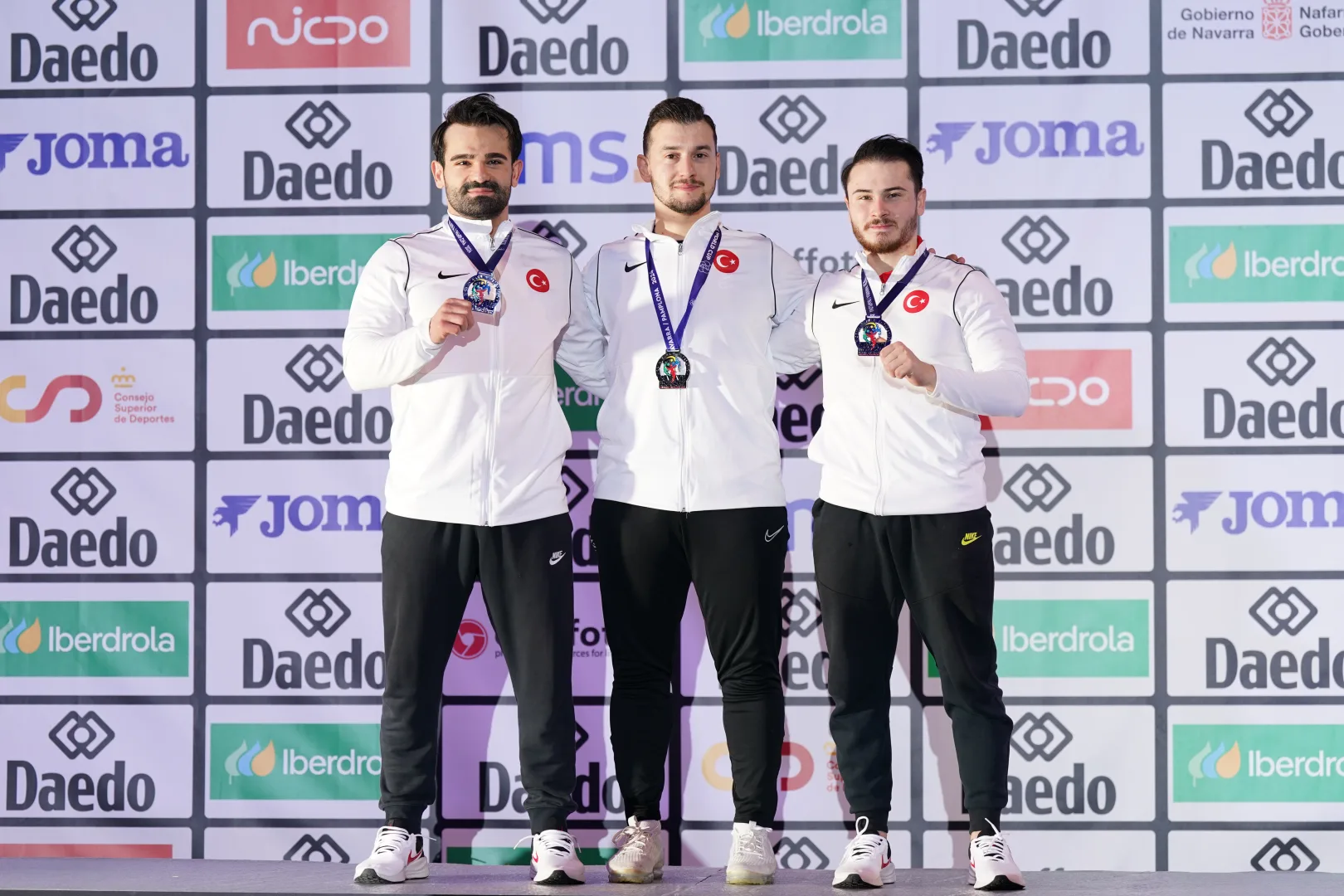 ERKEK KATA TAKIMIMIZ DÜNYA İKİNCİSİ